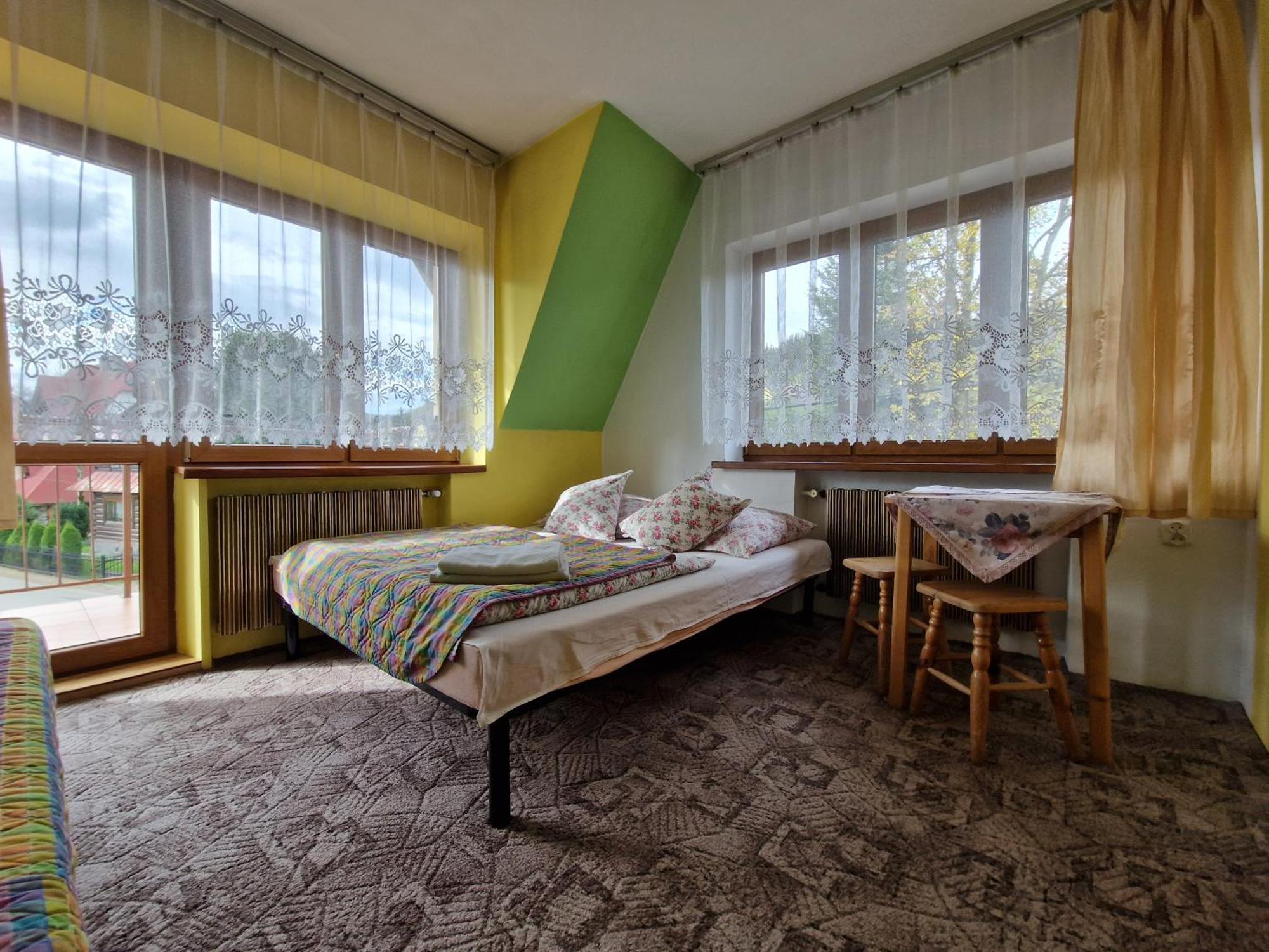 Pokoje Goscinne U Landy Poronin Buitenkant foto