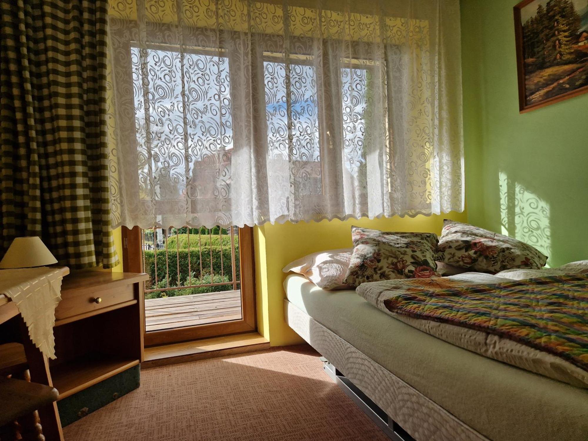 Pokoje Goscinne U Landy Poronin Buitenkant foto