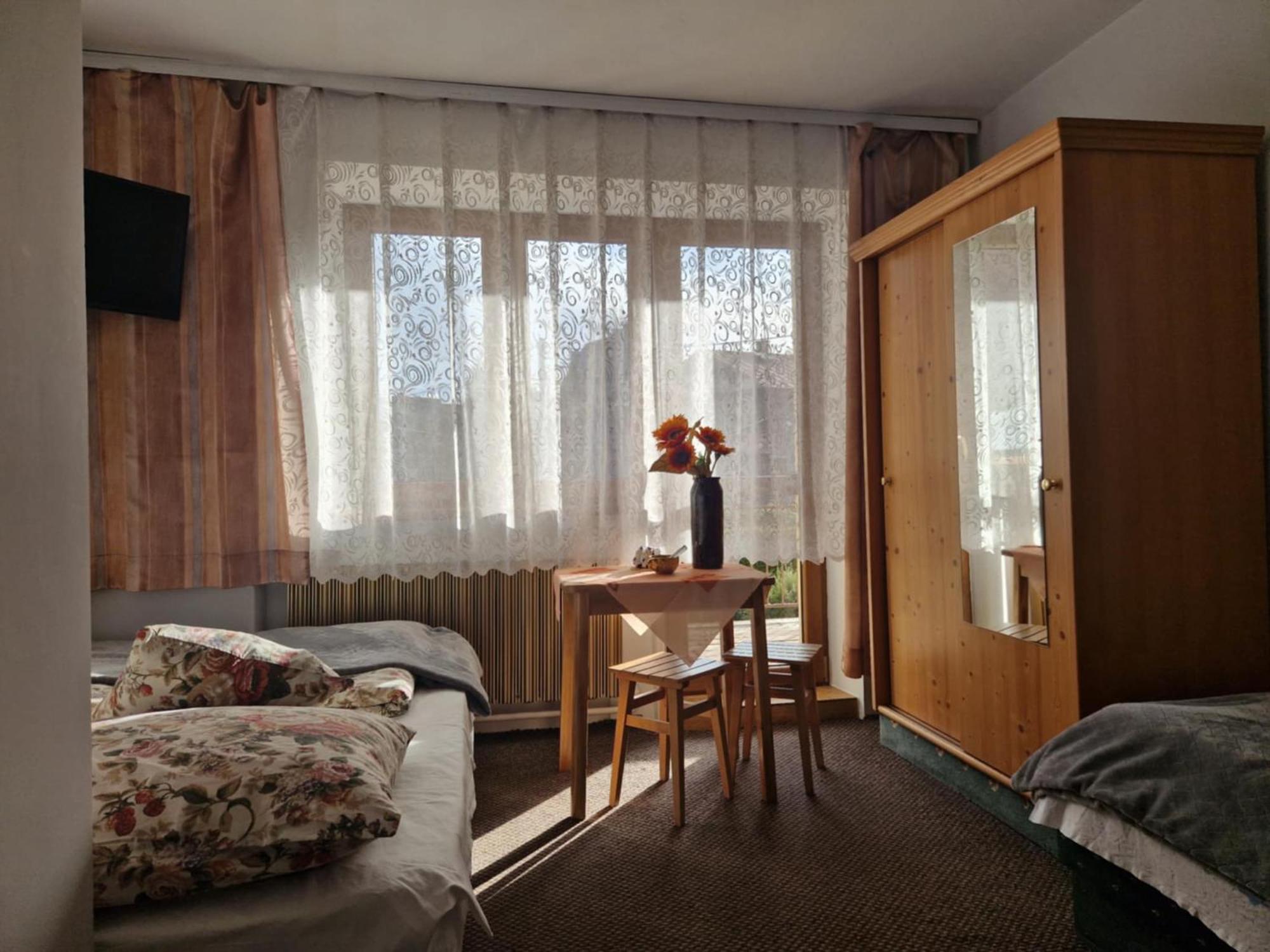Pokoje Goscinne U Landy Poronin Buitenkant foto